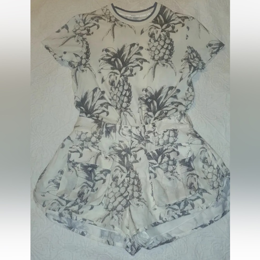 ZIMMERMANN WAYFARER SET, SHORTS AND TSHIRT, PINEAPPLE PRINT SIZE 0 - Picture 2 of 7